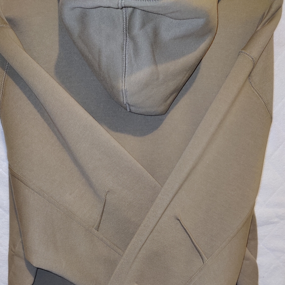 Uniqlo gu x Undercover XL Hoodie - Picture 5 of 8